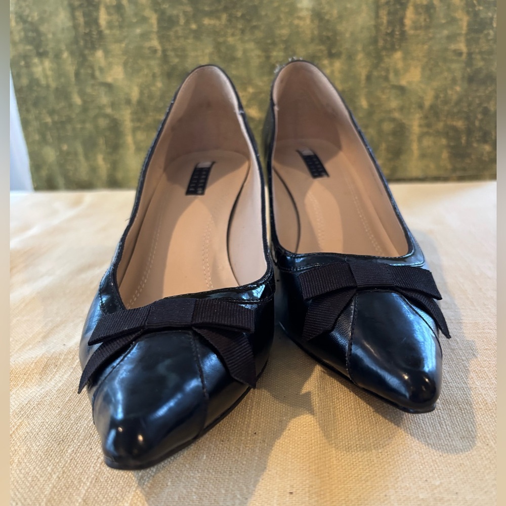 Carole Little Eclipse Black Patent Leather Trim Heels with Bow - Size 9